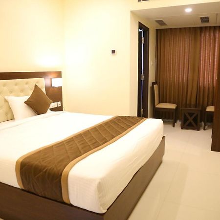 Отель Vsr Grand Madanapalle Экстерьер фото
