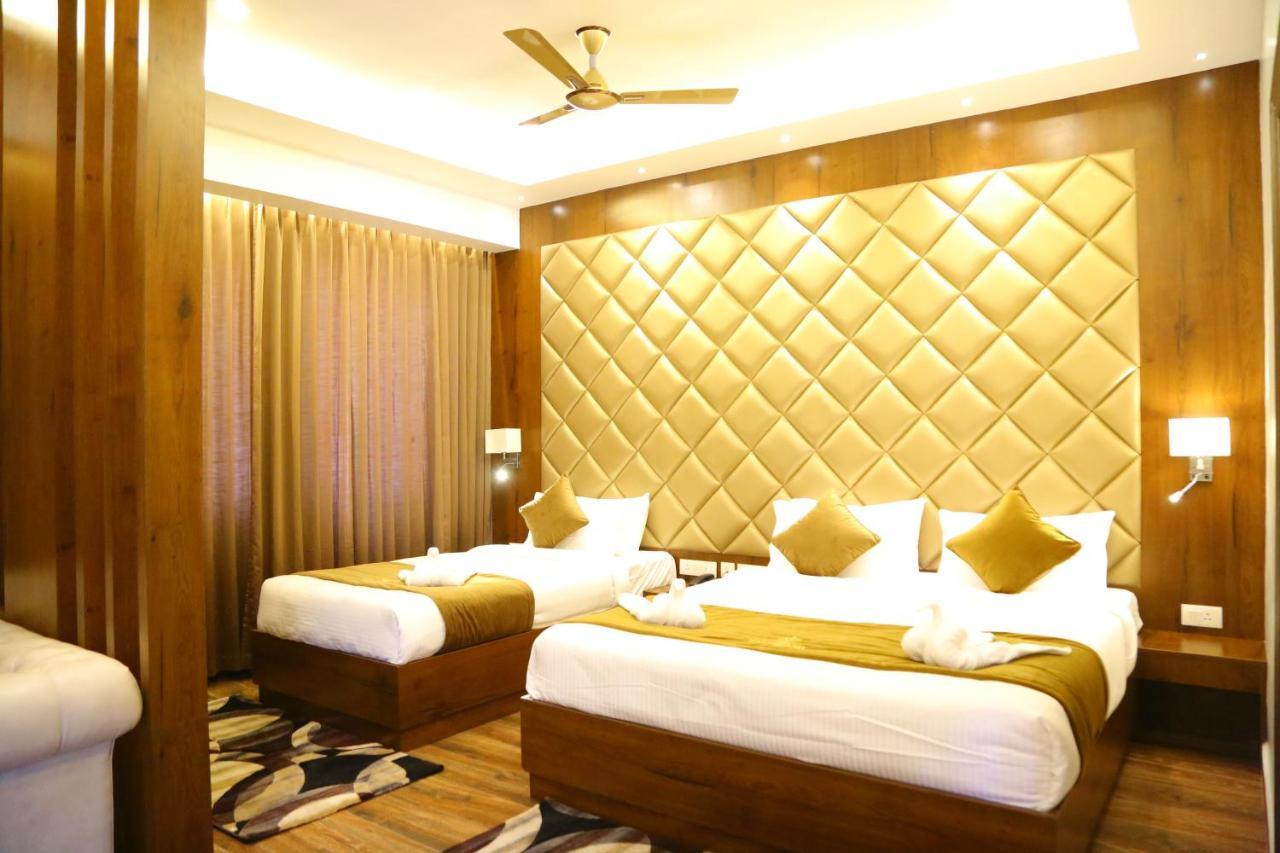 Отель Vsr Grand Madanapalle Экстерьер фото