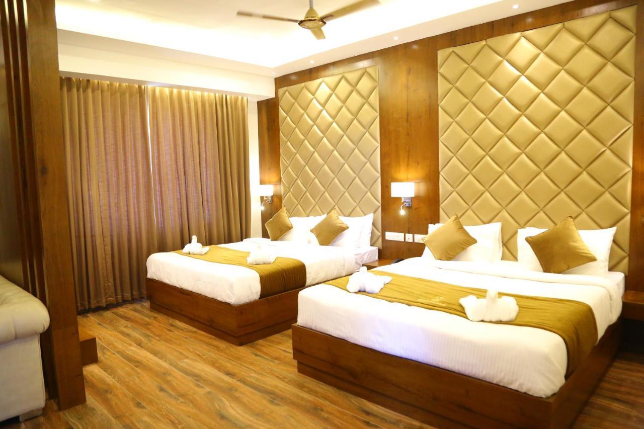 Отель Vsr Grand Madanapalle Экстерьер фото