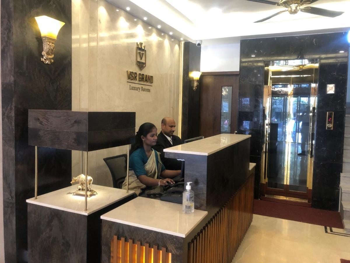Отель Vsr Grand Madanapalle Экстерьер фото
